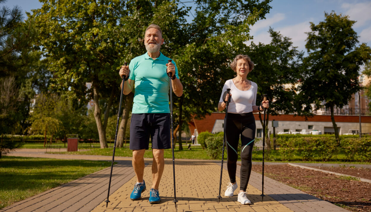 Nordic Walking - spacer po 60 roku życia | Cogito Edu - Cogito Med
