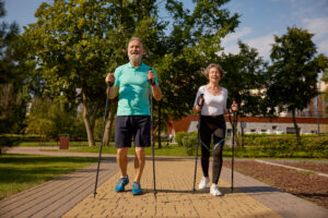 Nordic Walking - spacer po 60 roku życia | Cogito Edu - Cogito Med